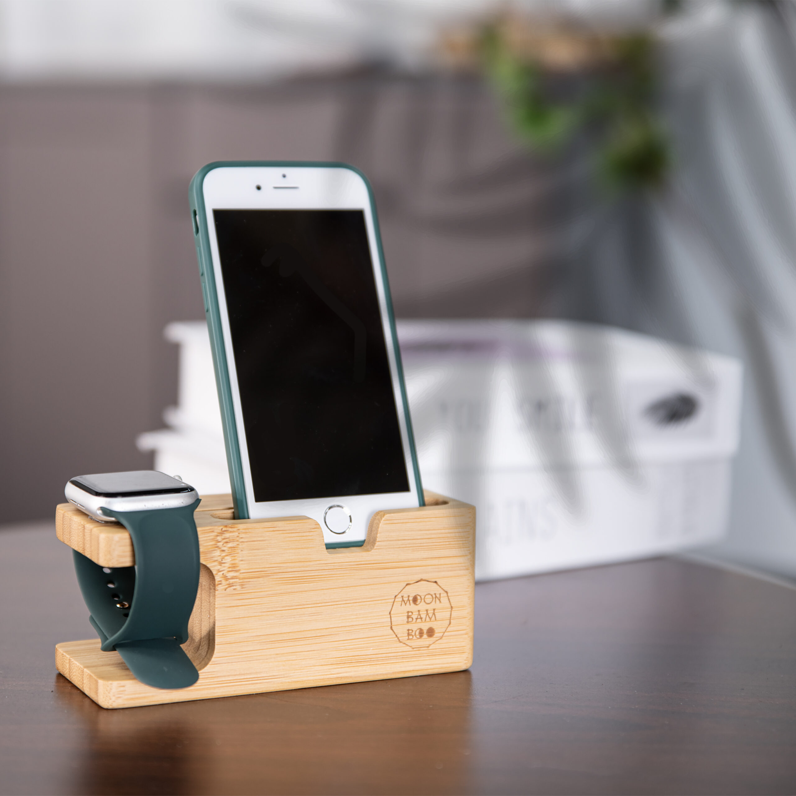 MoonBamBoo® Handy-Ständer und Ladestation für iPhone und Apple Watch aus selektiertem Bambus – Bild 7